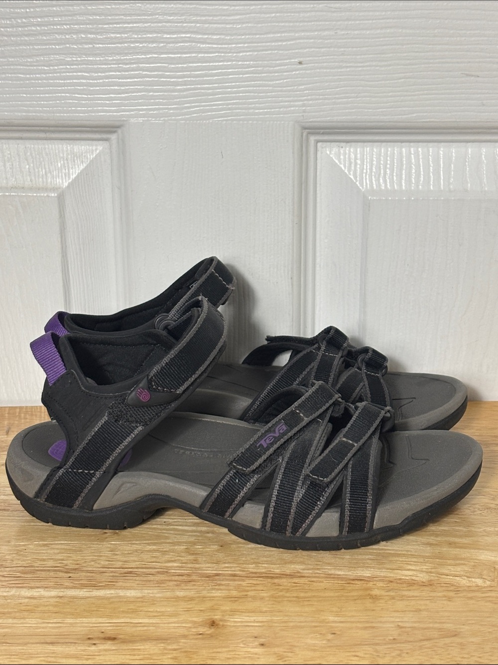 Teva Tirra  Women's Black and Purple Strappy Sport Sandals Size 6 sporty hiking
